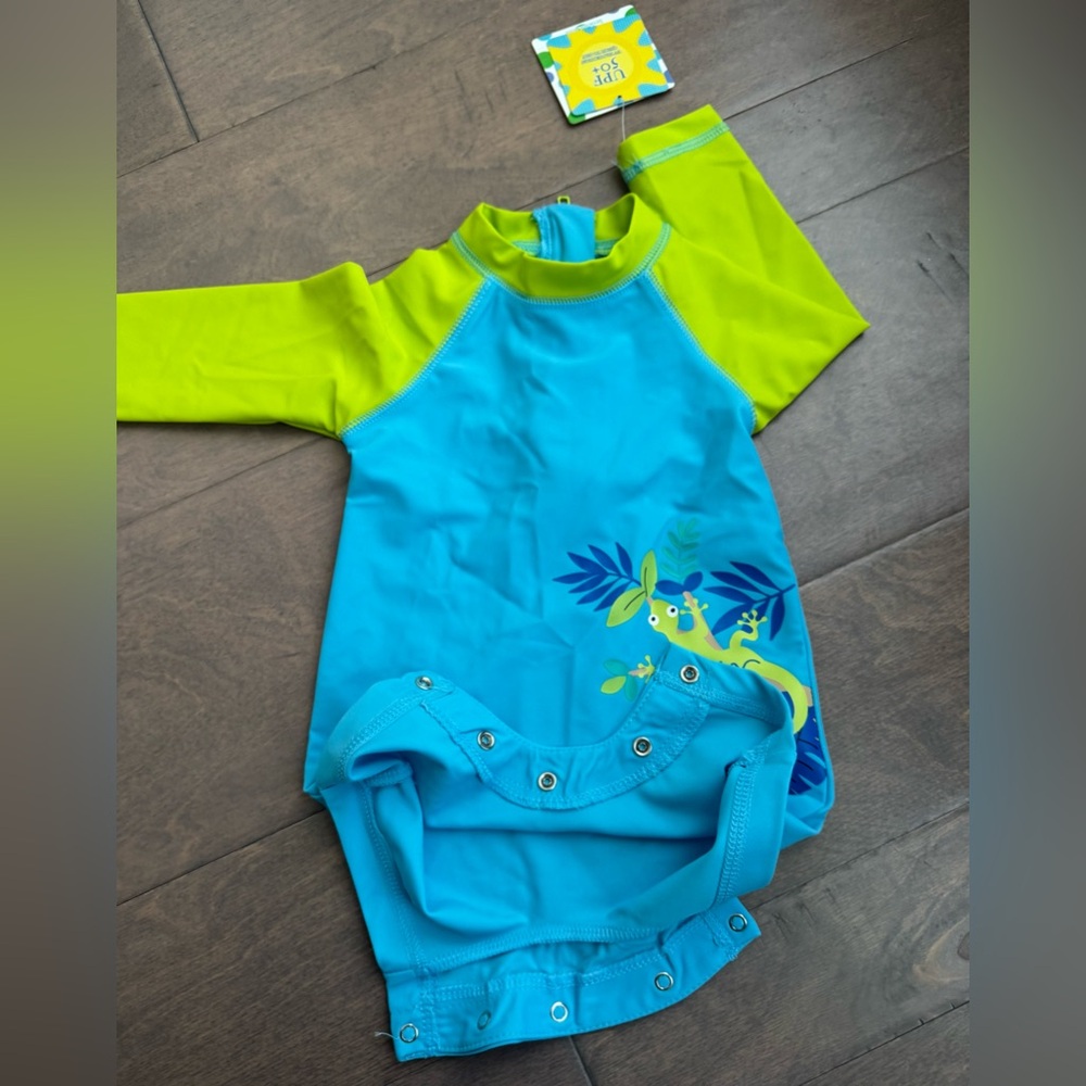 NWT Little Me Rash Guard - Picture 6 of 6